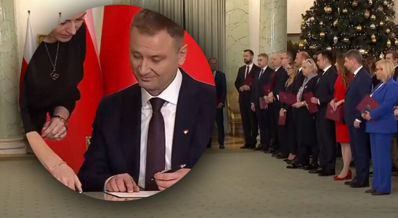 Zamieszanie i śmiechy podczas uroczystości w Pałacu Prezydenckim – Sławomir Nitras, Andrzej Duda