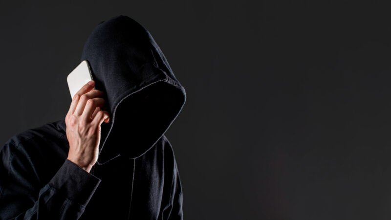 Skimming – Co to jest i jak się przed nim chronić?